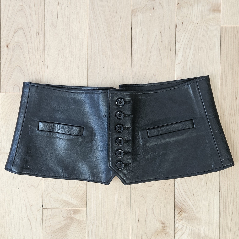 RUDSAK Black Leather Accessory